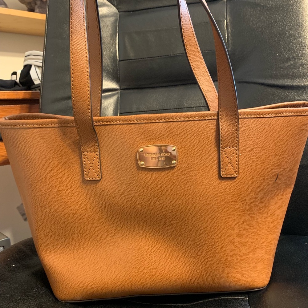 I don’t use this bag because I have another - Picture 2 of 3